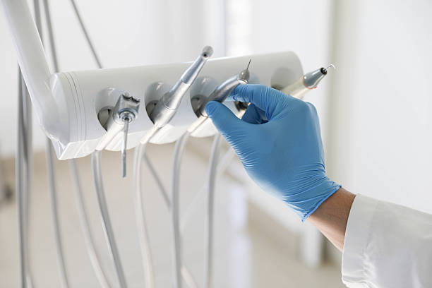 Professional Emergency Dentist technician working in Pleasanton, TX